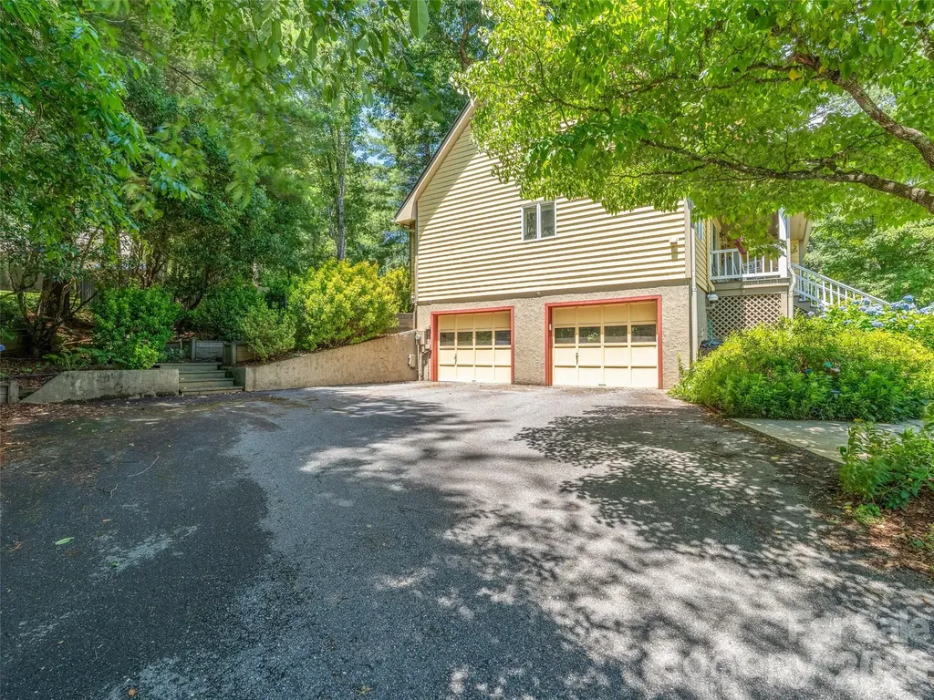 22 Meadow Brook Drive Fletcher NC 28732