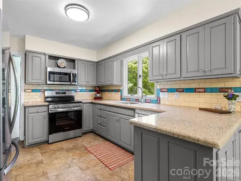 22 Meadow Brook Drive Fletcher NC 28732