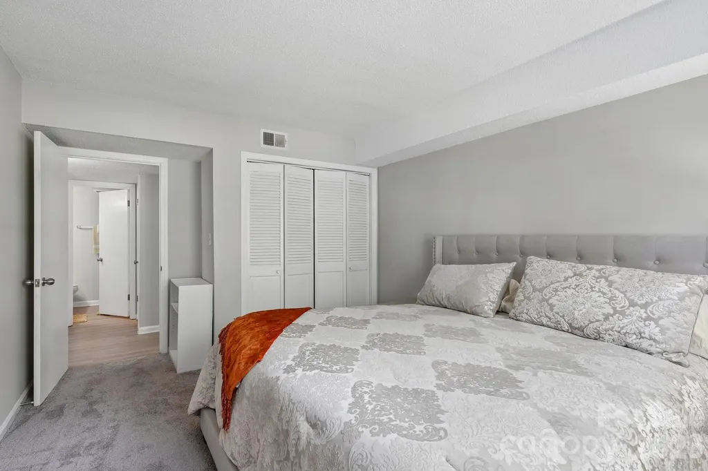 4736 Hedgemore Drive Charlotte NC 28209