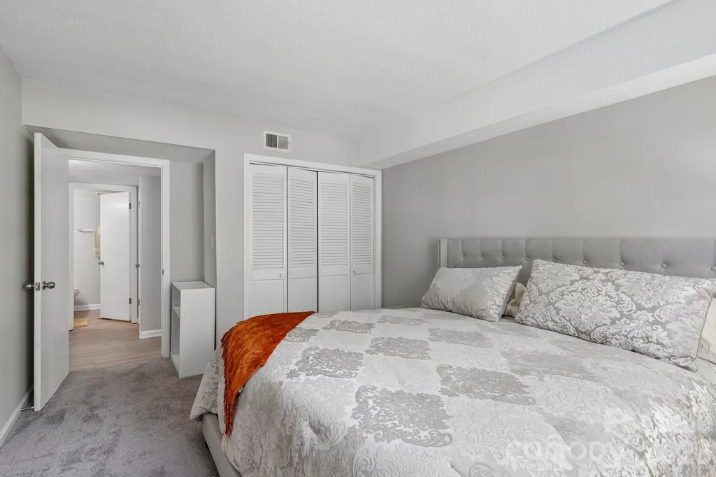 4736 Hedgemore Drive Charlotte NC 28209
