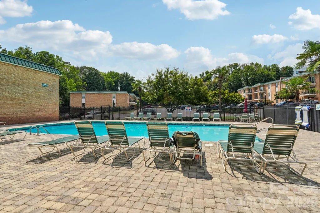 4736 Hedgemore Drive Charlotte NC 28209