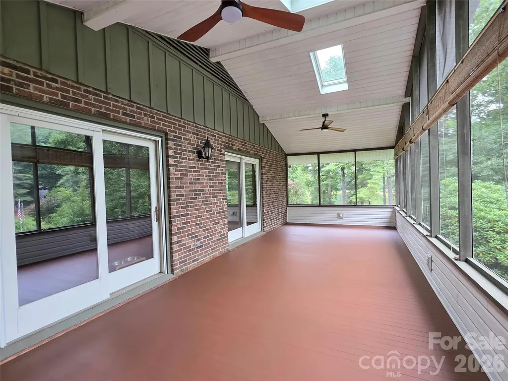 111 W Kindy Forest Drive Hendersonville NC 28739