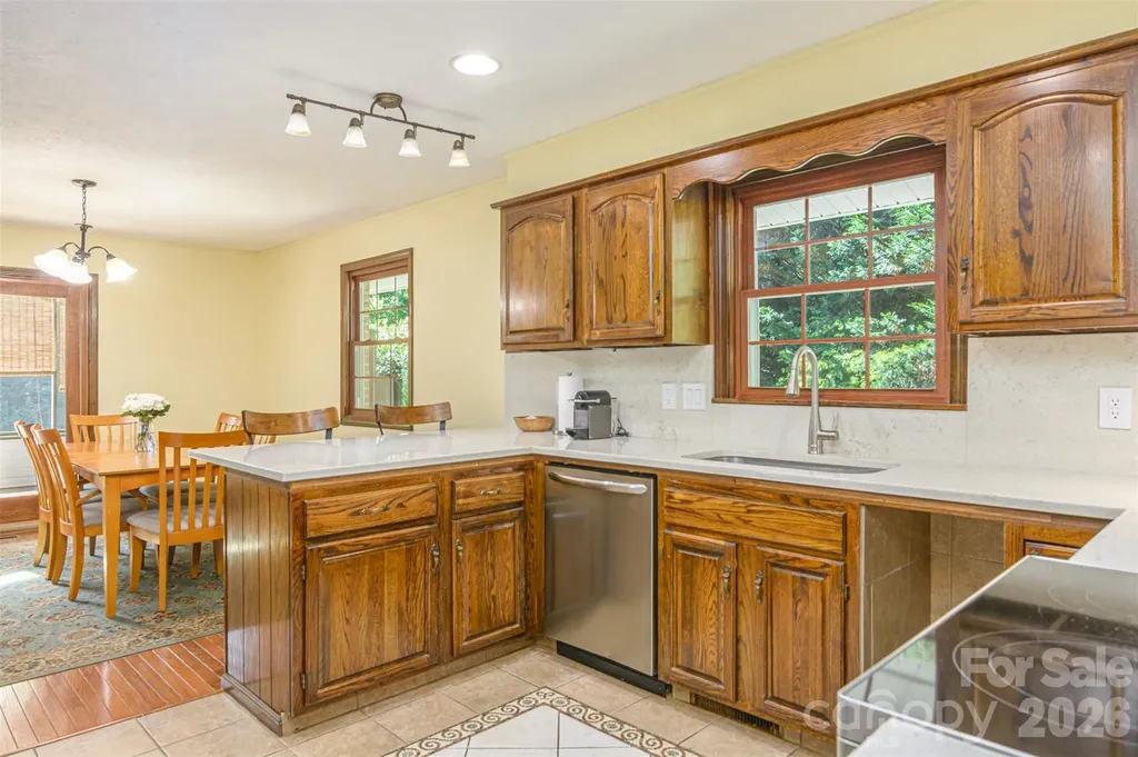 111 W Kindy Forest Drive Hendersonville NC 28739
