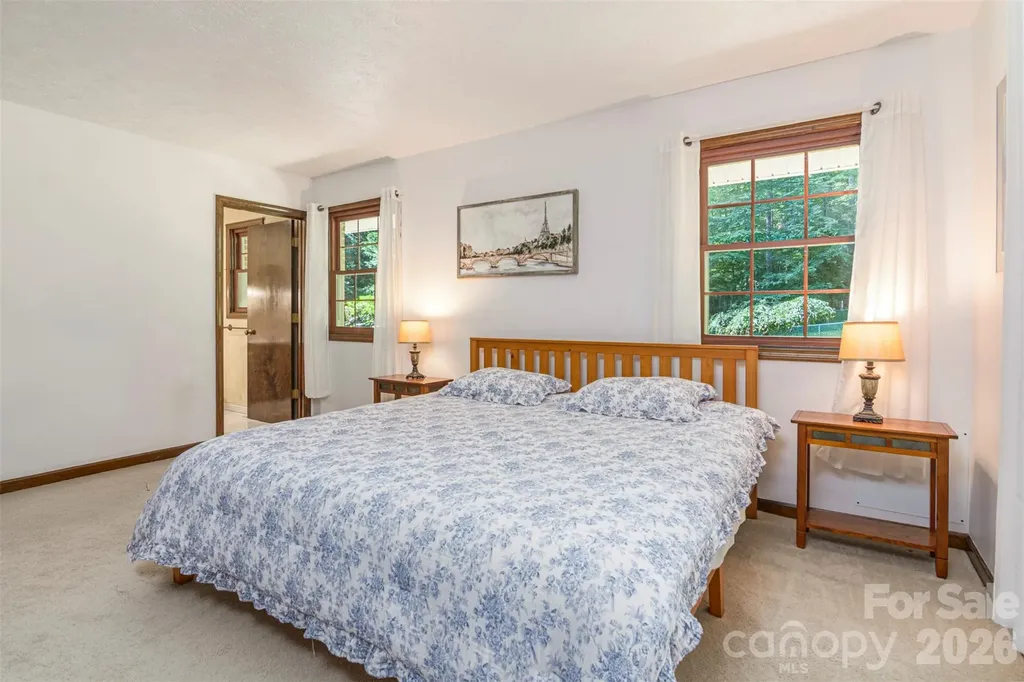 111 W Kindy Forest Drive Hendersonville NC 28739