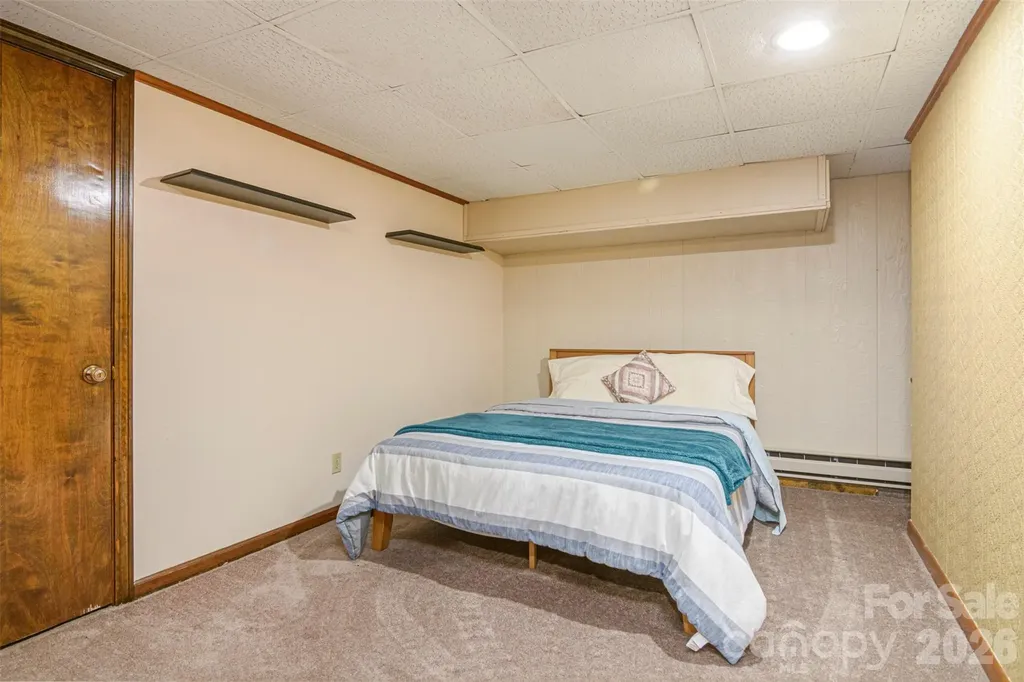 111 W Kindy Forest Drive Hendersonville NC 28739