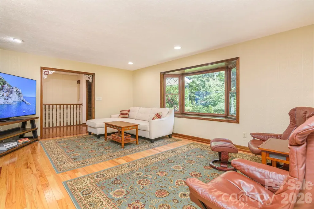 111 W Kindy Forest Drive Hendersonville NC 28739