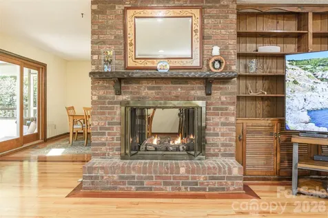 111 W Kindy Forest Drive Hendersonville NC 28739