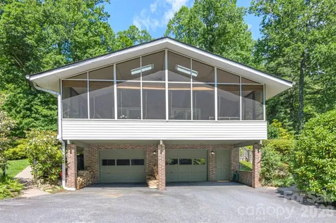 111 W Kindy Forest Drive Hendersonville NC 28739