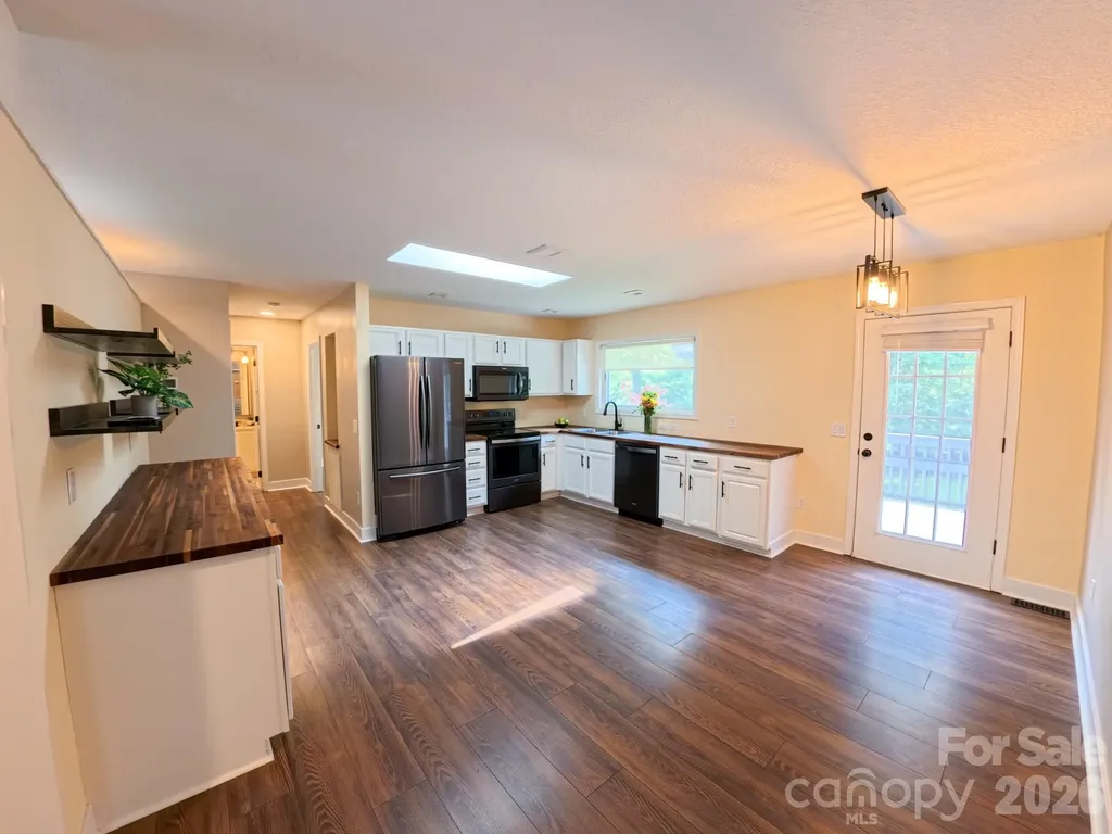 101 Tail Feather Lane Candler NC 28715