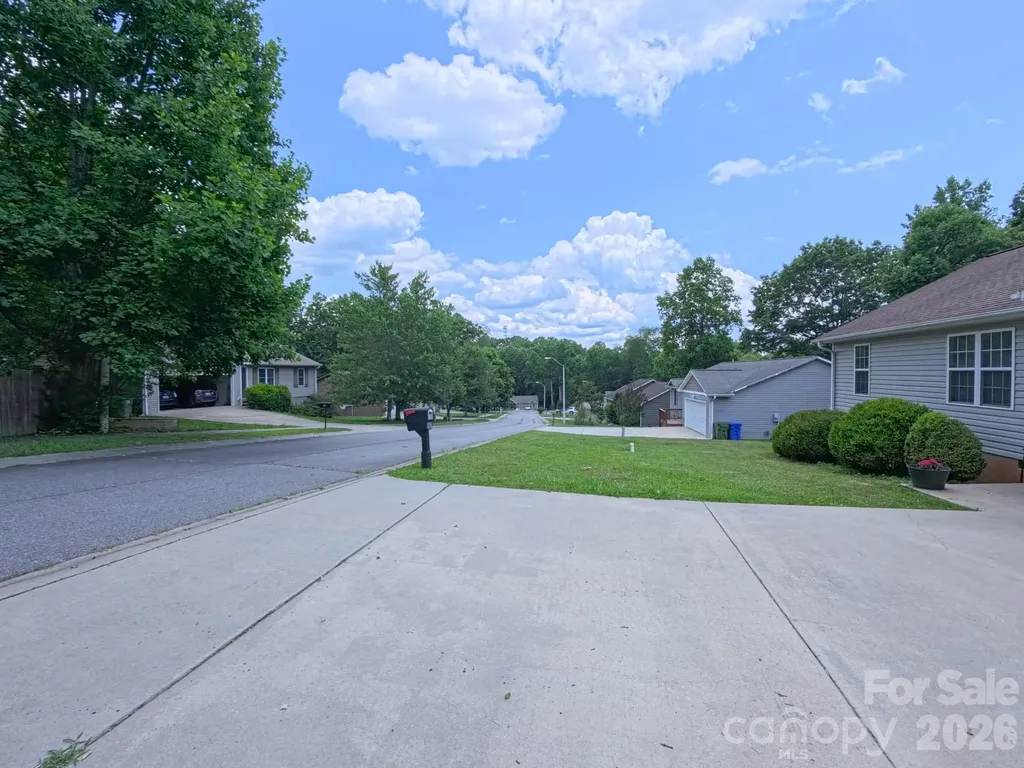 101 Tail Feather Lane Candler NC 28715