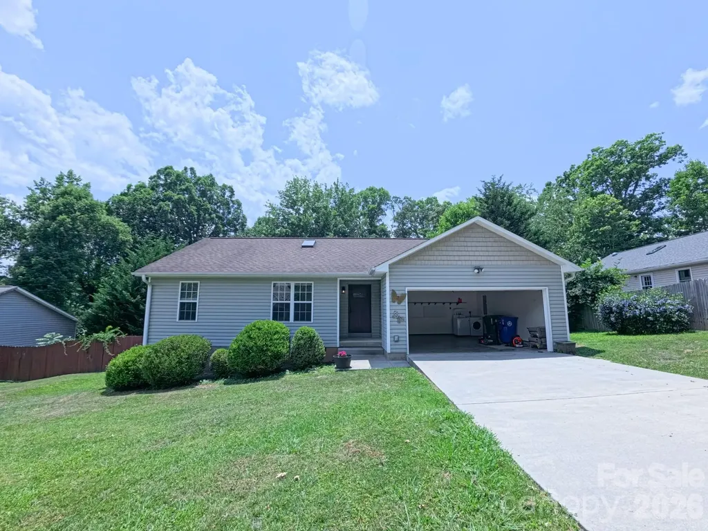 101 Tail Feather Lane Candler NC 28715