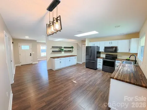 101 Tail Feather Lane Candler NC 28715