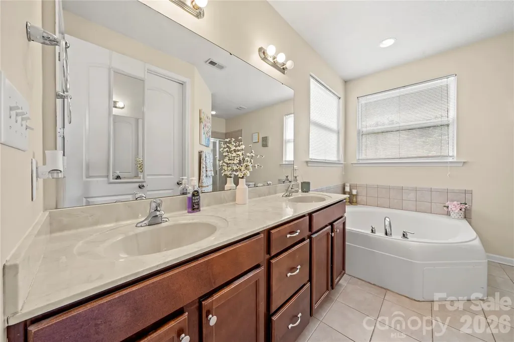 5610 Turtleback Court Charlotte NC 28269