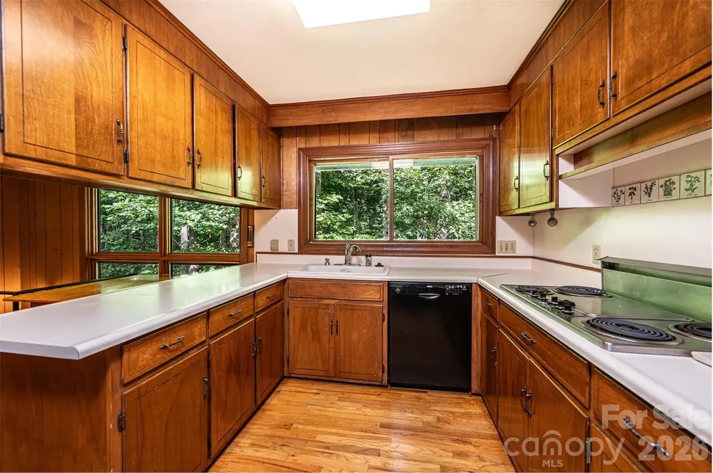917 Cherokee Place SW Lenoir NC 28645