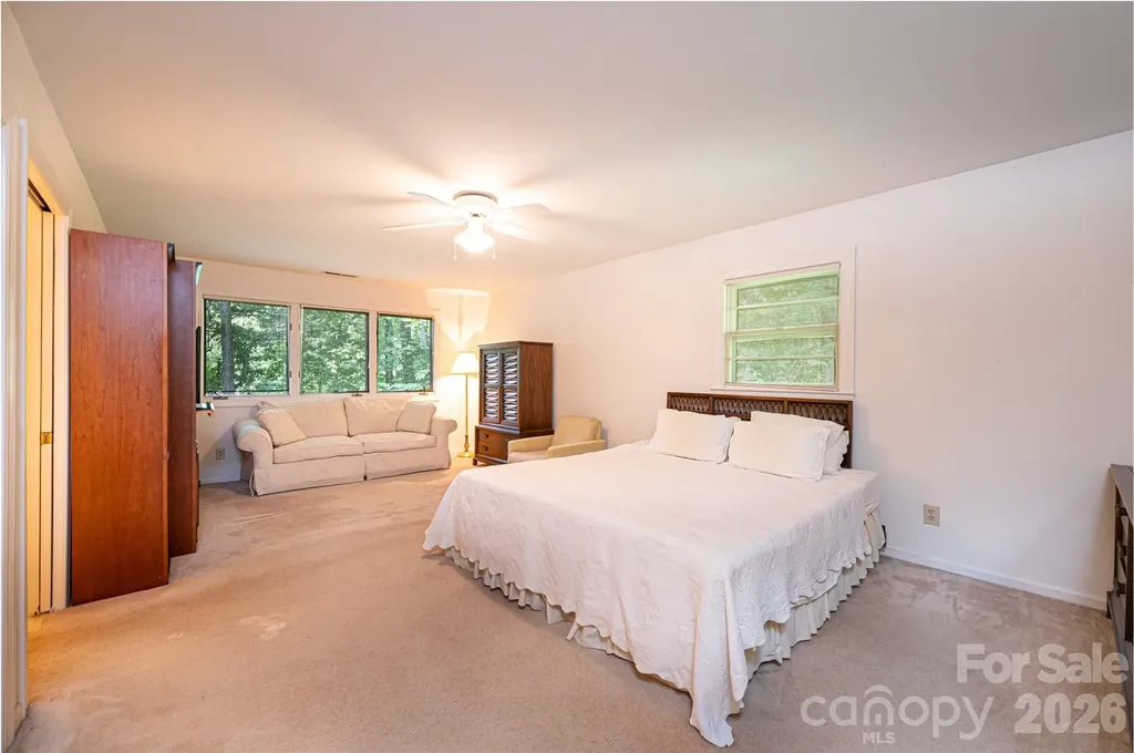 917 Cherokee Place SW Lenoir NC 28645