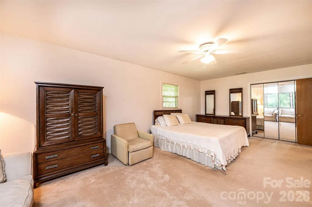 917 Cherokee Place SW Lenoir NC 28645