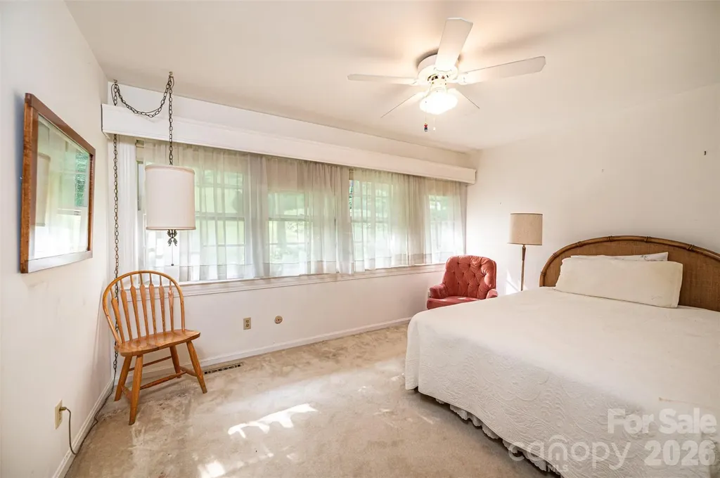 917 Cherokee Place SW Lenoir NC 28645