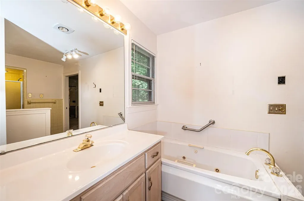917 Cherokee Place SW Lenoir NC 28645