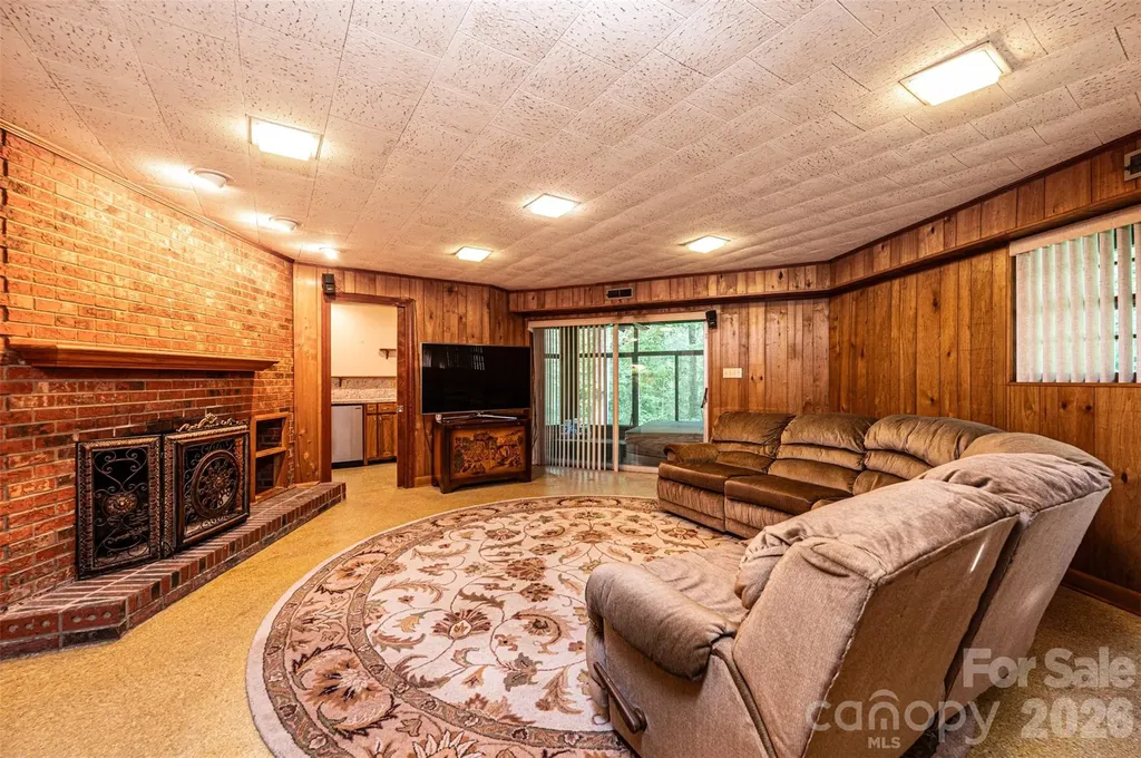 917 Cherokee Place SW Lenoir NC 28645