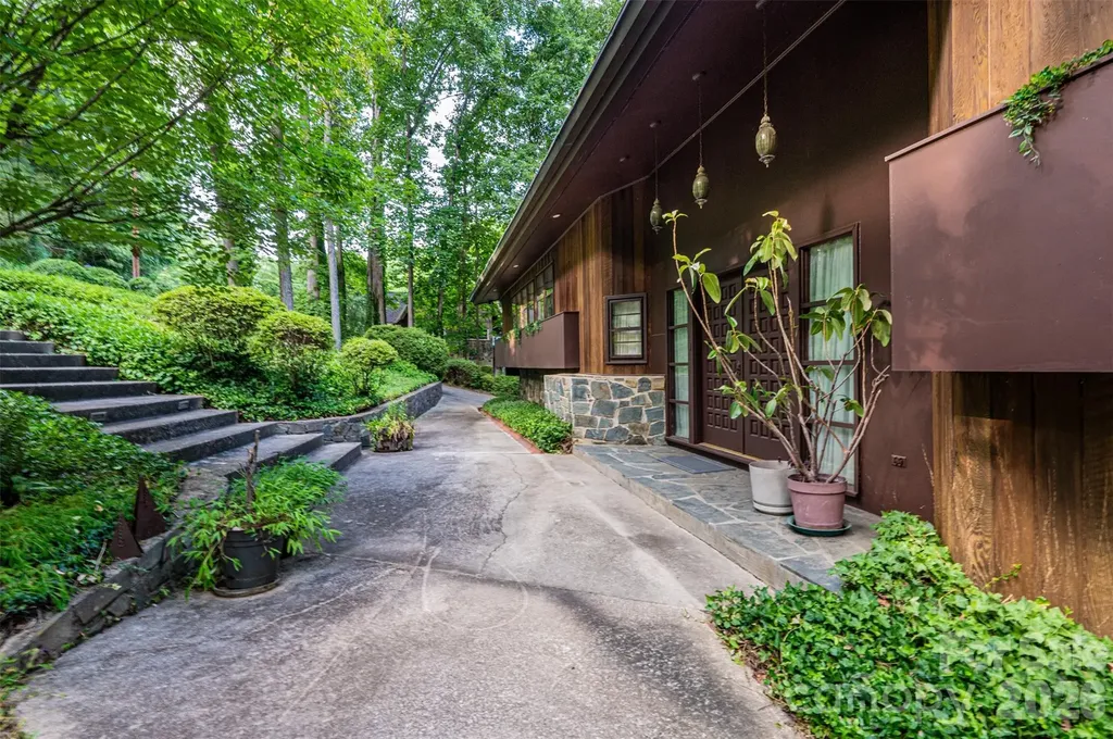917 Cherokee Place SW Lenoir NC 28645