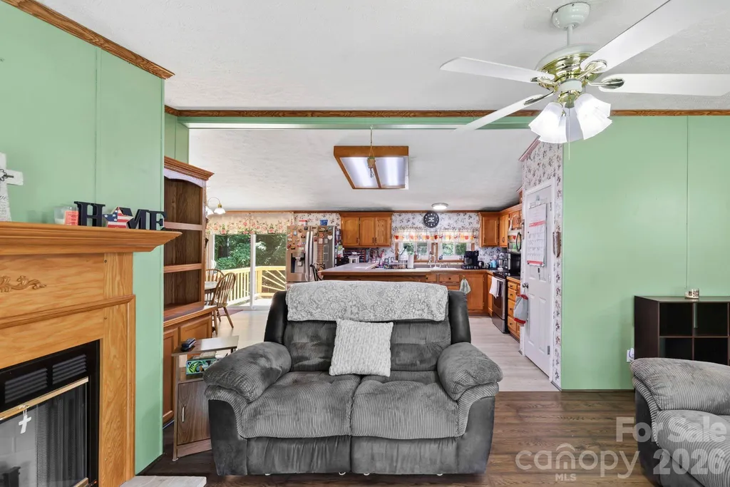 20 Little Austin Lane Leicester NC 28748