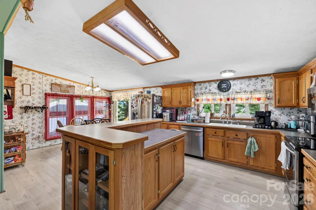 20 Little Austin Lane Leicester NC 28748