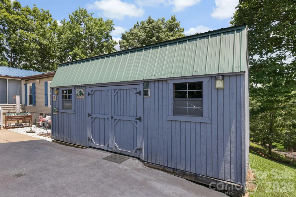 20 Little Austin Lane Leicester NC 28748