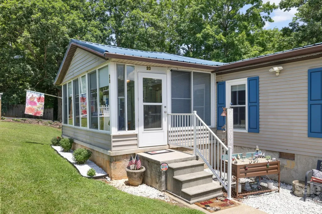 20 Little Austin Lane Leicester NC 28748