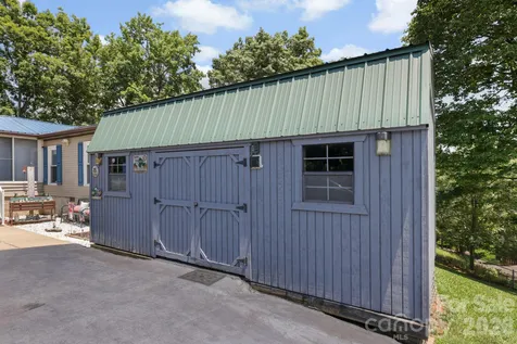20 Little Austin Lane Leicester NC 28748
