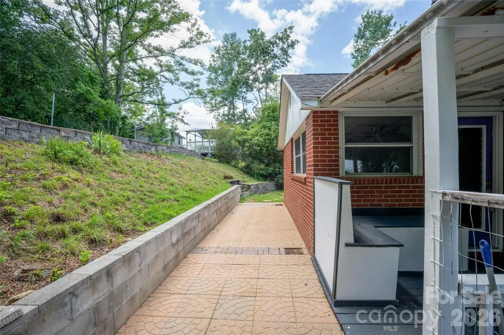 1271 Upper Brush Creek Road Fairview NC 28730