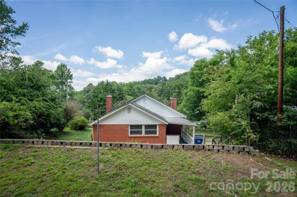1271 Upper Brush Creek Road Fairview NC 28730