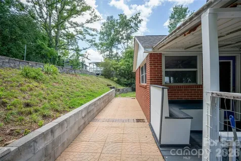 1271 Upper Brush Creek Road Fairview NC 28730