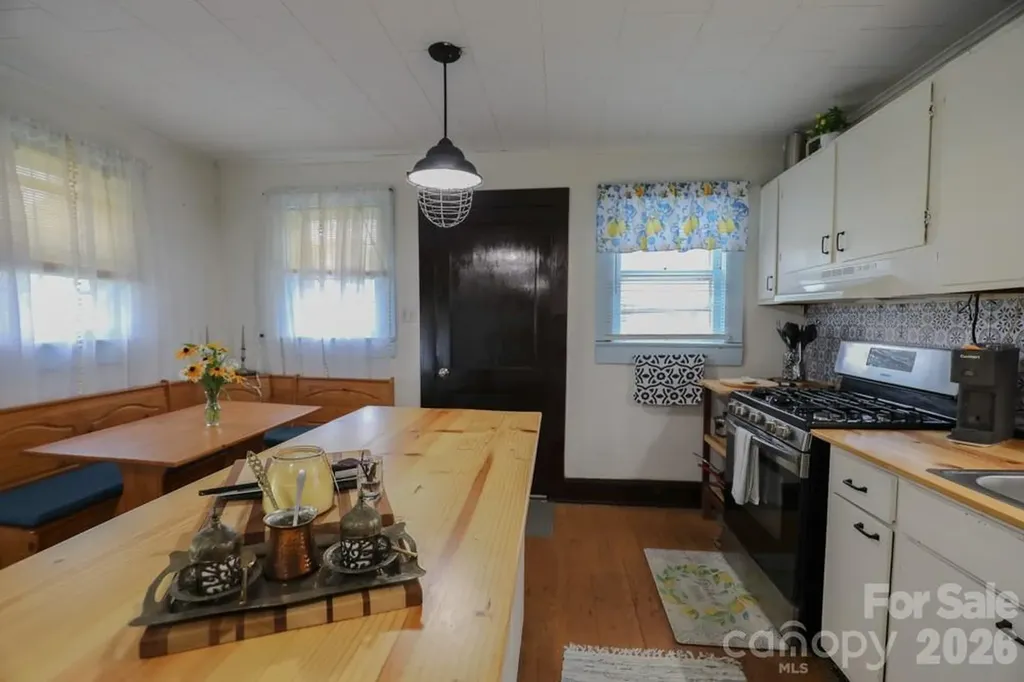 1646 Silver Street Morganton NC 28655
