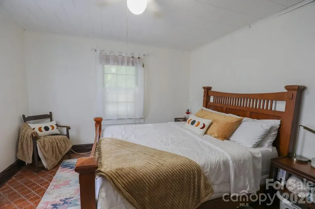 1646 Silver Street Morganton NC 28655