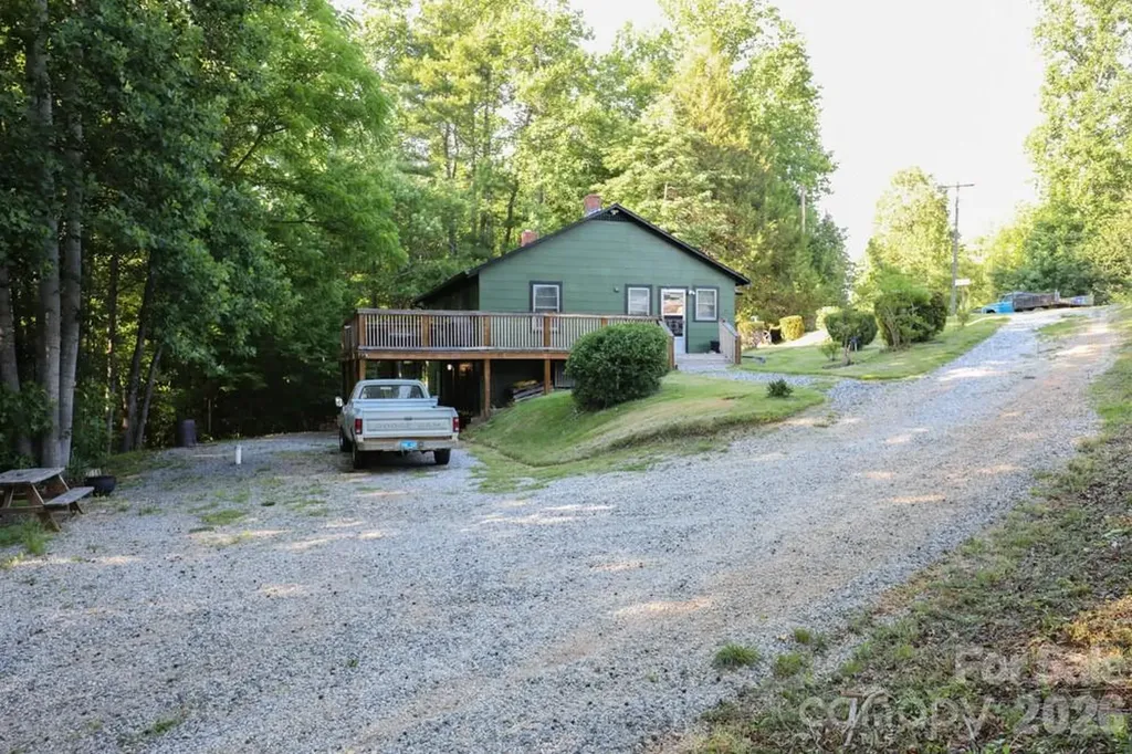 1646 Silver Street Morganton NC 28655