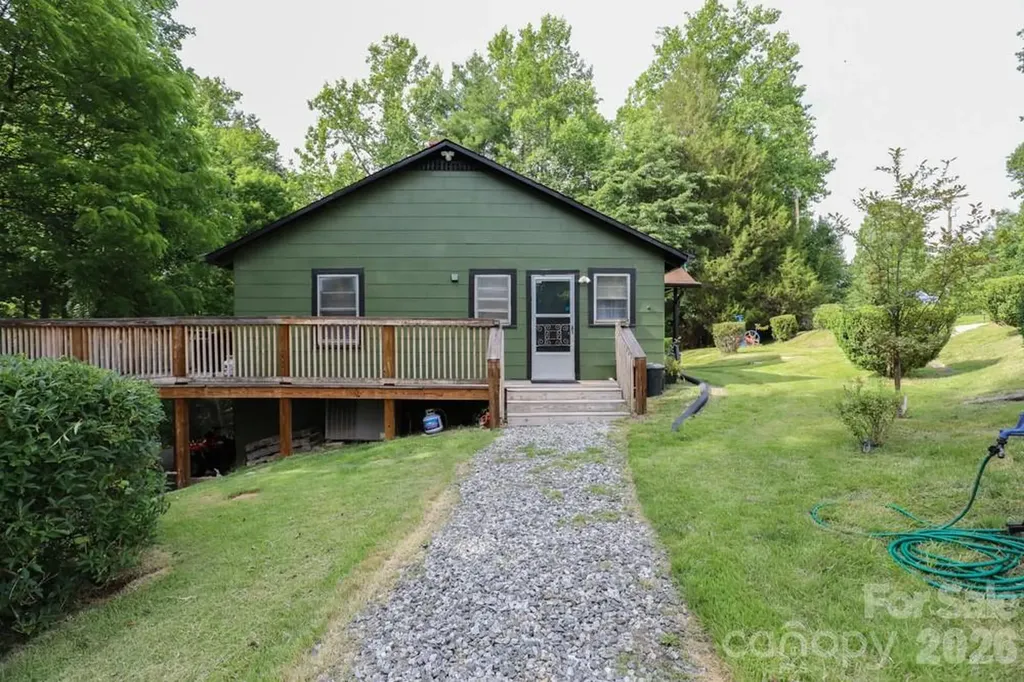 1646 Silver Street Morganton NC 28655
