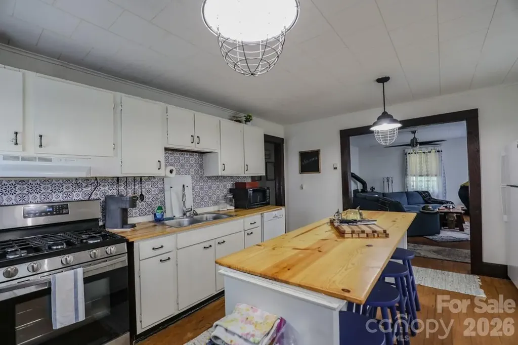 1646 Silver Street Morganton NC 28655