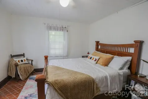 1646 Silver Street Morganton NC 28655