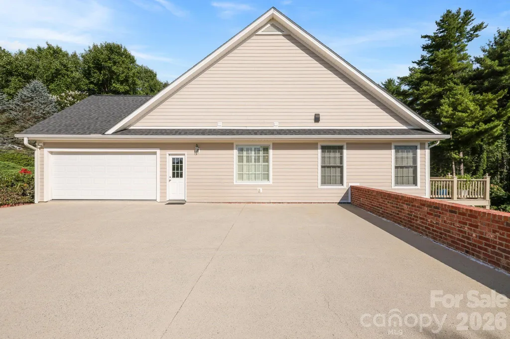 19 Thornapple Drive Hendersonville NC 28739