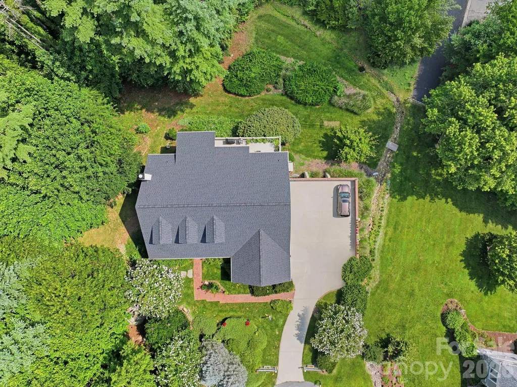19 Thornapple Drive Hendersonville NC 28739
