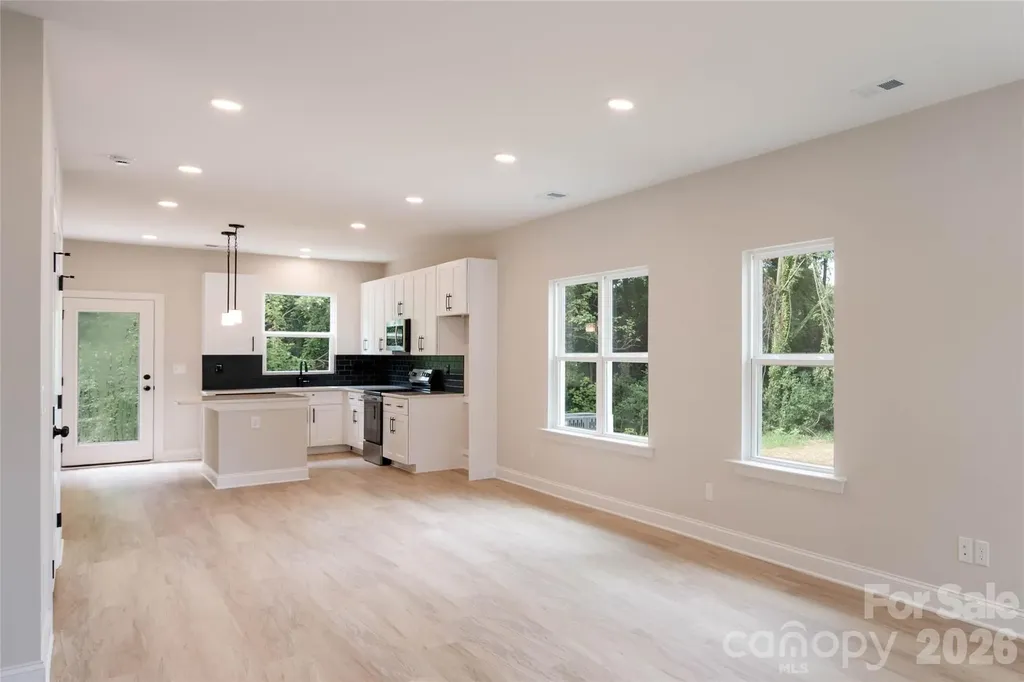 311 W Chestnut Street Stanley NC 28164