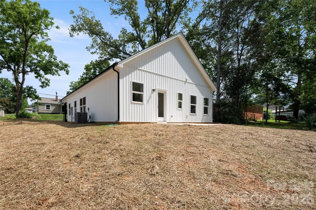 311 W Chestnut Street Stanley NC 28164