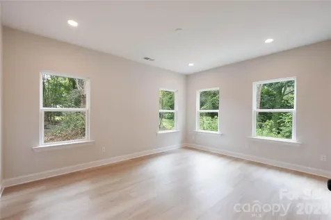 311 W Chestnut Street Stanley NC 28164