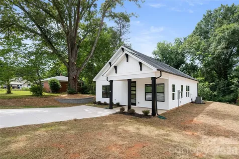 311 W Chestnut Street Stanley NC 28164