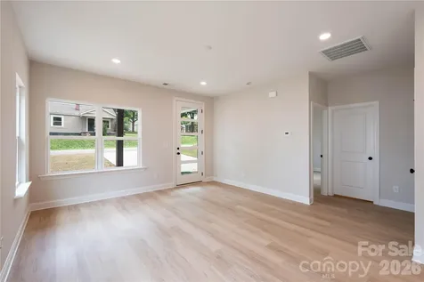 311 W Chestnut Street Stanley NC 28164