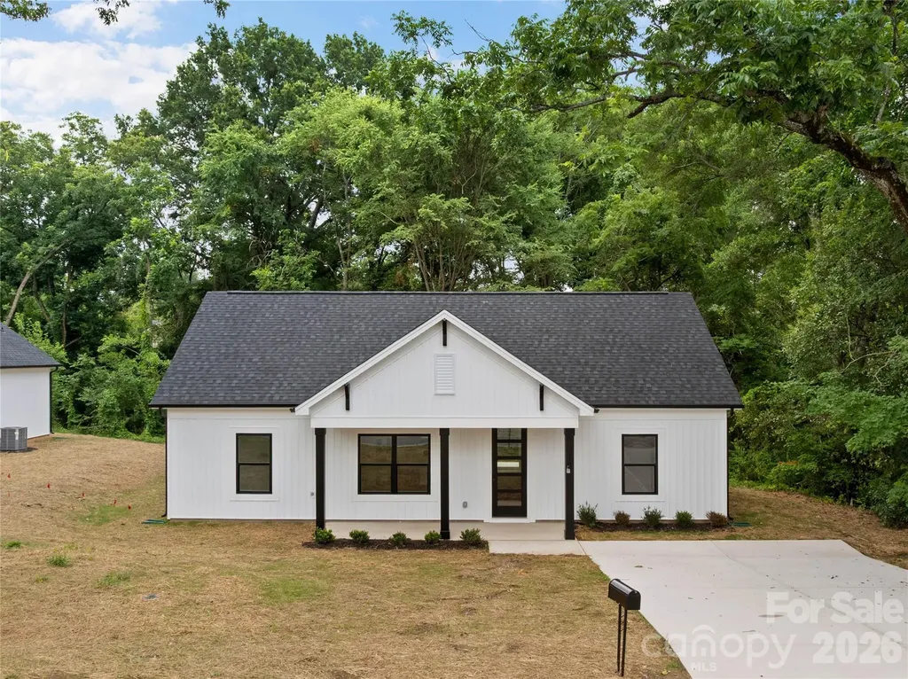 315 W Chestnut Street Stanley NC 28164