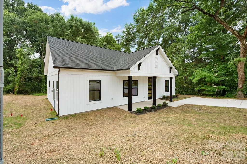 315 W Chestnut Street Stanley NC 28164