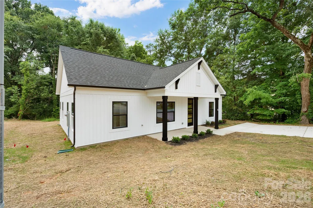 315 W Chestnut Street Stanley NC 28164