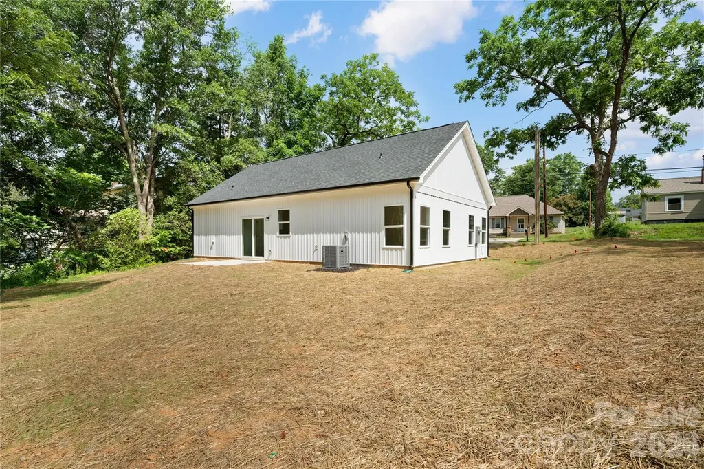315 W Chestnut Street Stanley NC 28164
