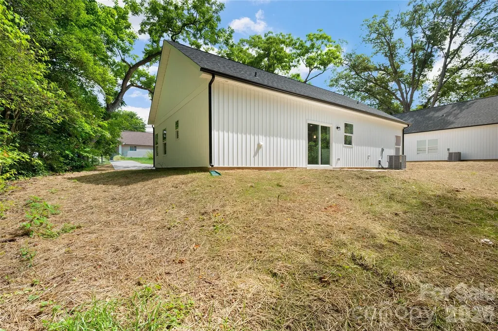 315 W Chestnut Street Stanley NC 28164